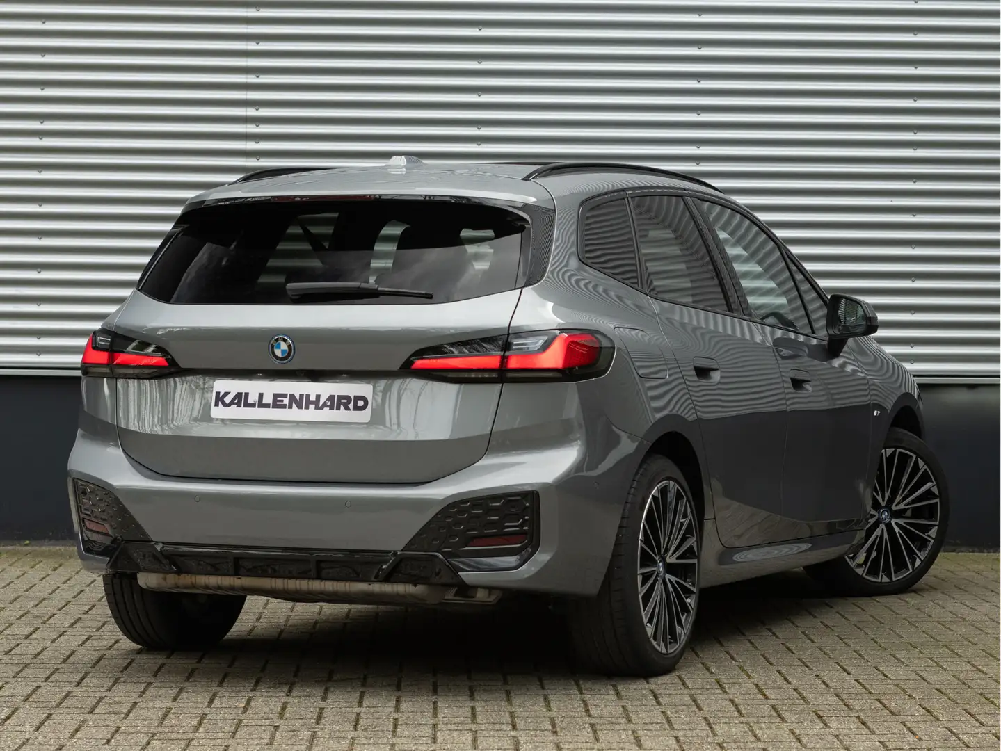 BMW 225 2-serie Active Tourer 225e xDrive M-Sport - Pano - Grey - 2