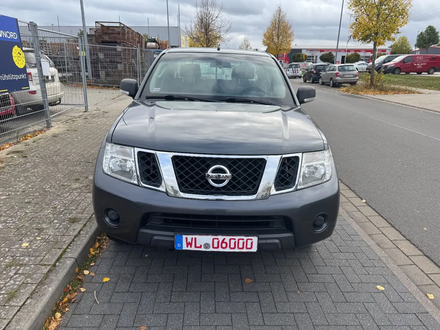 Nissan Navara Pickup Double Cab XE 4X4 *1.Hand*LKW*AHK* Blau - 2