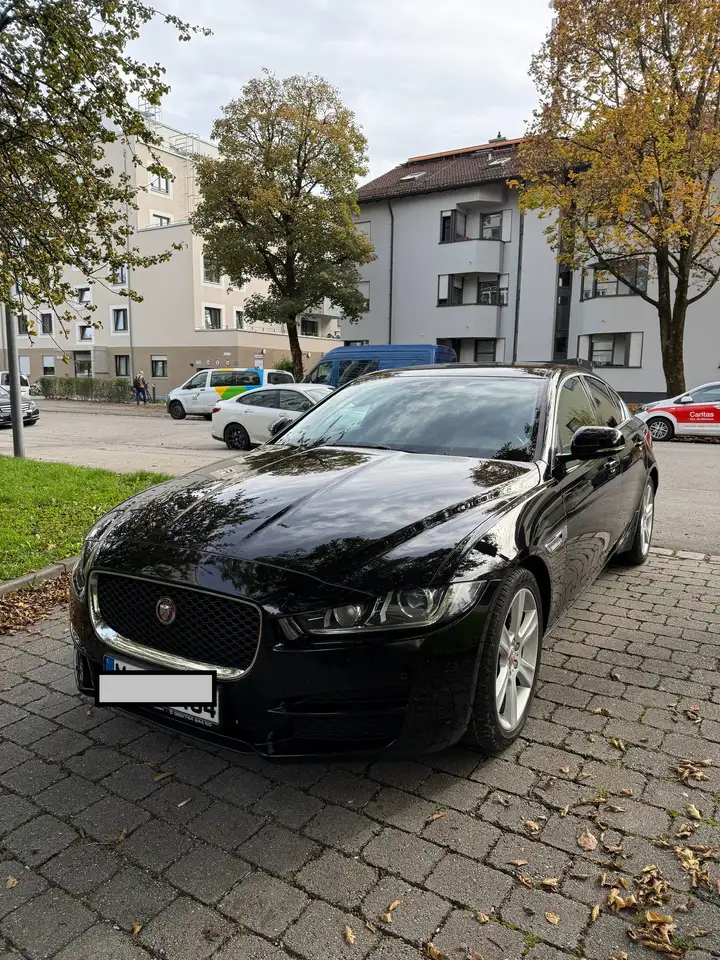 Jaguar XE