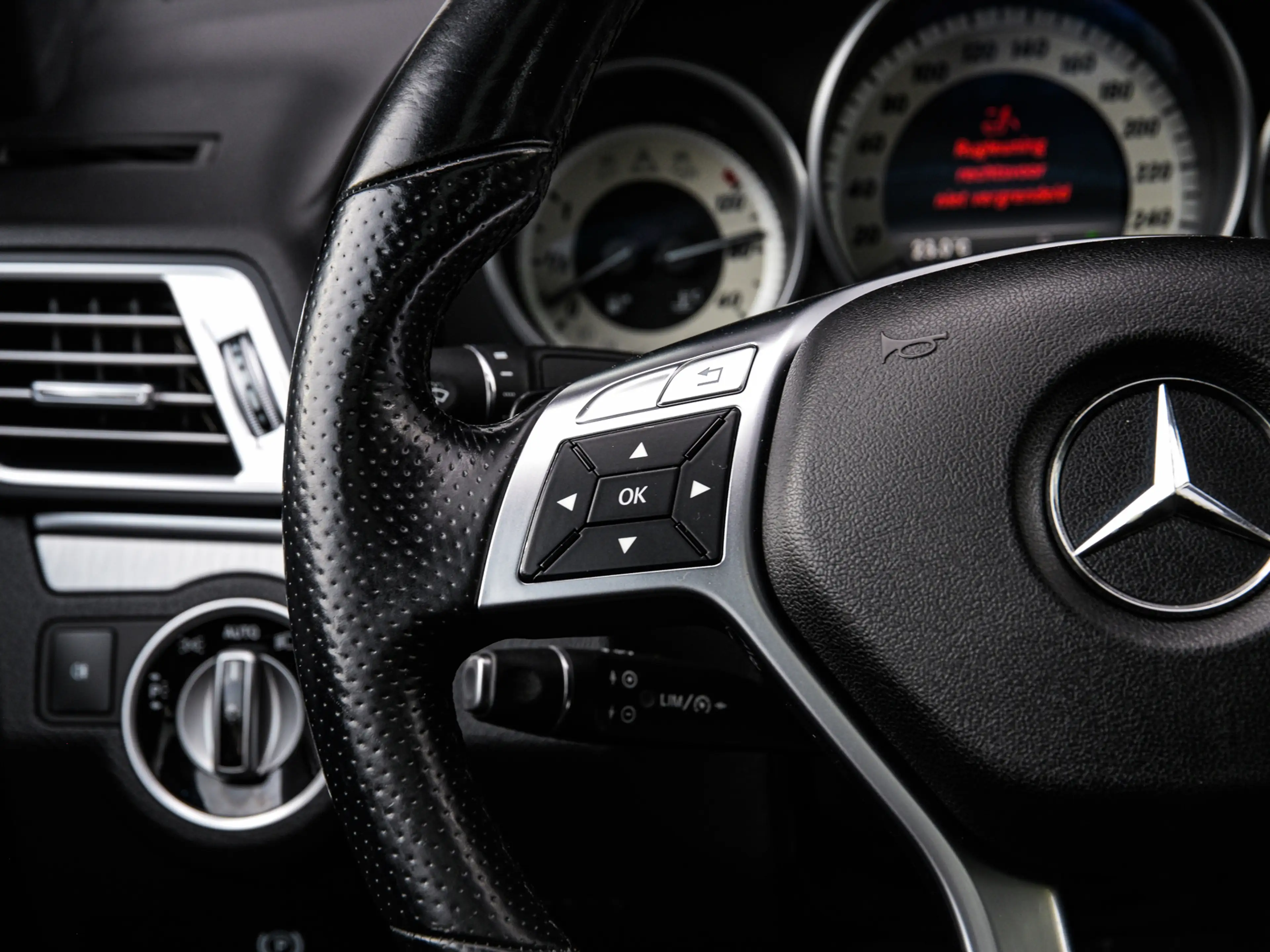 Mercedes-Benz E 200 Coupé CGI | AMG | Panoramadak | Leder | Full LED | — photo 35