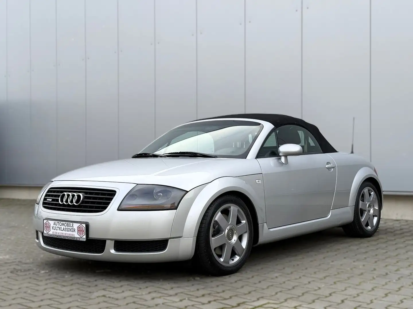 Audi TT 1.8T Roadster * 224 PS * Mokkasin * 85.000 km Silber - 1