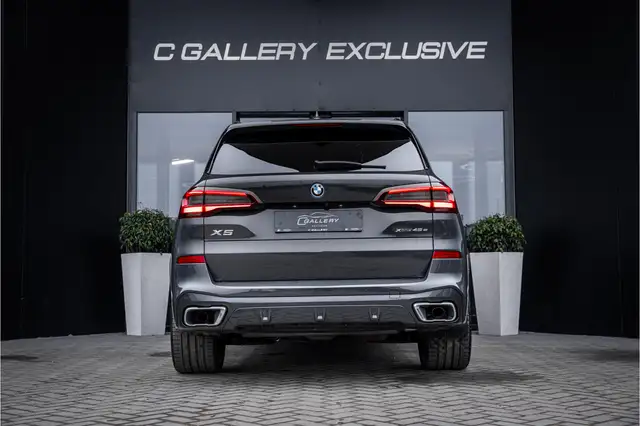 BMW X5 view 6