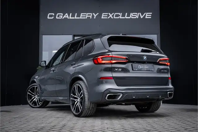 BMW X5 view 5