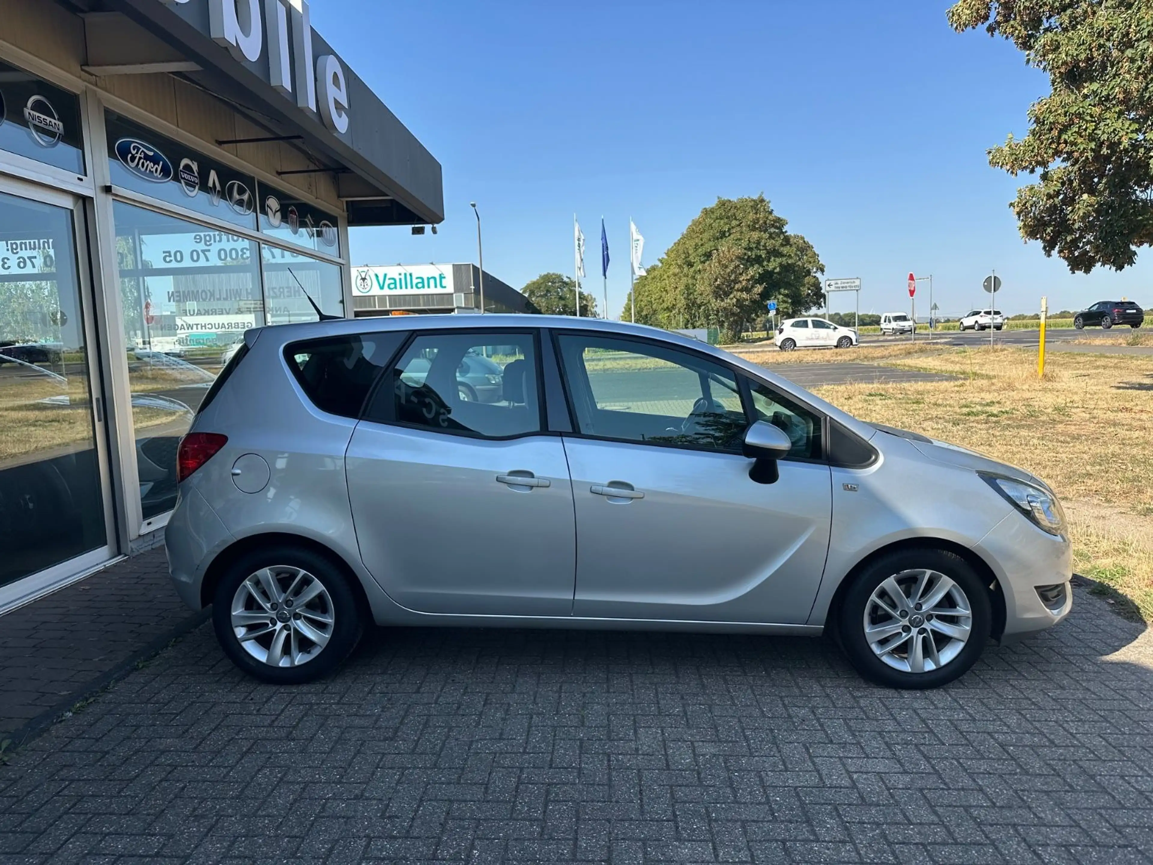 Opel Meriva 1.4*NAVI*TEMPOMAT*PDC*SCHECKHEFT*EURO6 — photo 4