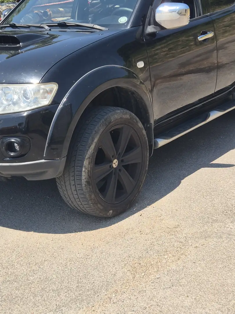 Mitsubishi L200 d.cab 2.5 di-d Intense Plus 178cv - 2