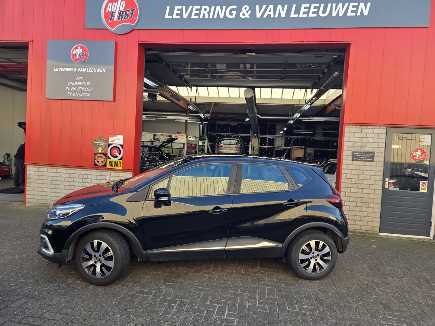 Renault Captur 1.2 TCe Intens Automaat/ Navigatie/ Lichtmetalen v Noir - 1