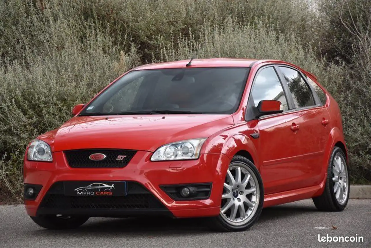 Ford Focus ST 2.5 225ch MK2 berline phase 1