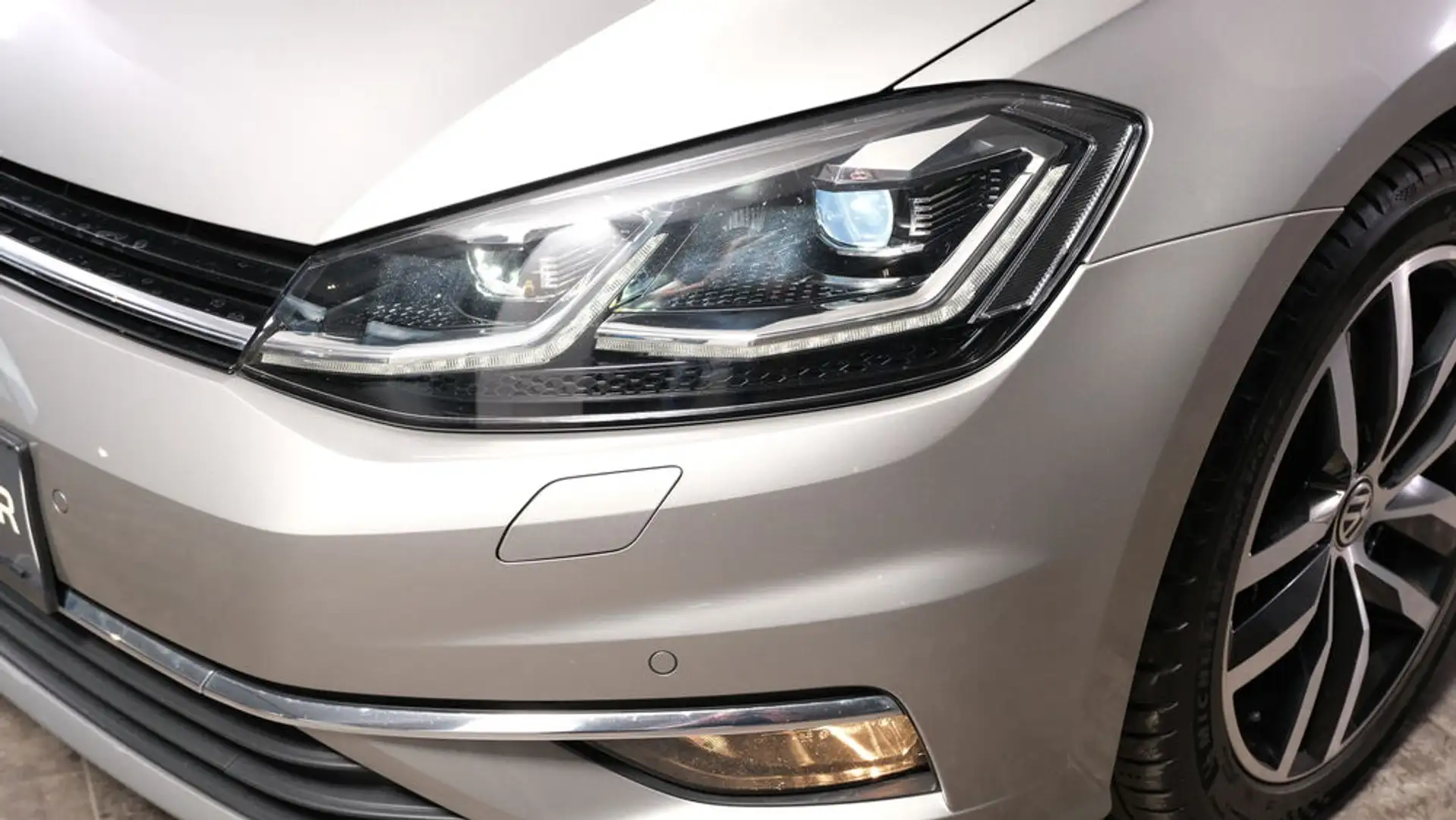 Volkswagen Golf Comfortline LED * AHK * ACC * RFK Silber - 2
