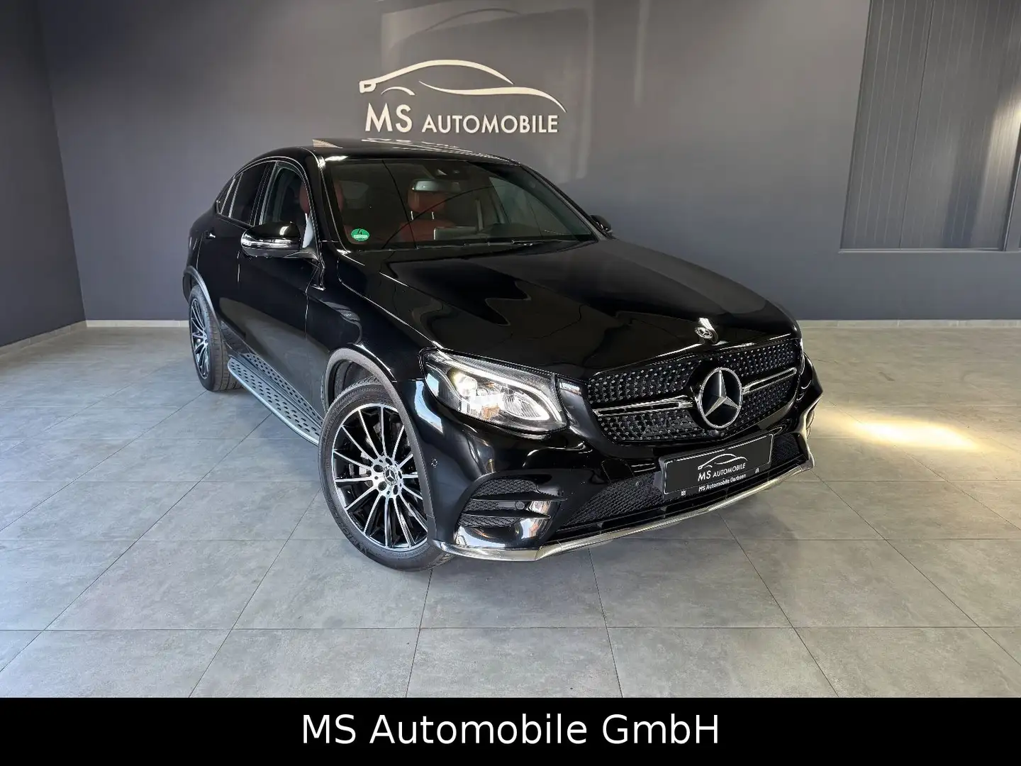 Mercedes-Benz GLC 350 d 4Matic Coupe Amg Line Černá - 1