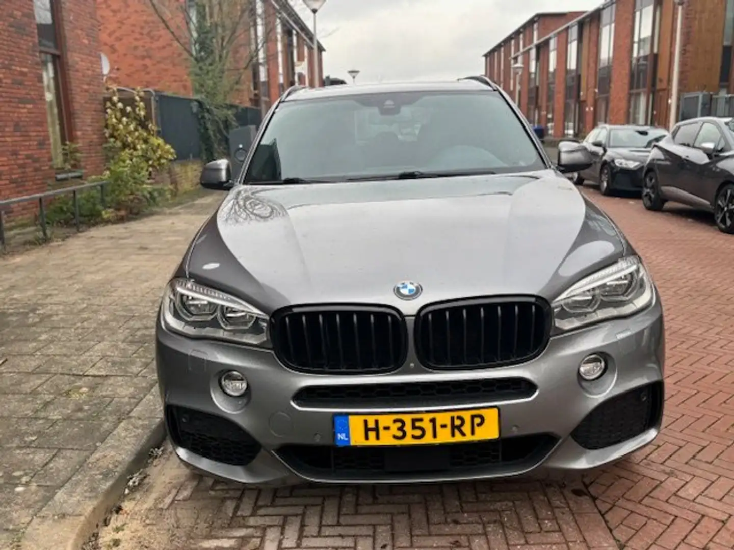 BMW X5 X1 xDrive50i High Ex.7p Grijs - 1