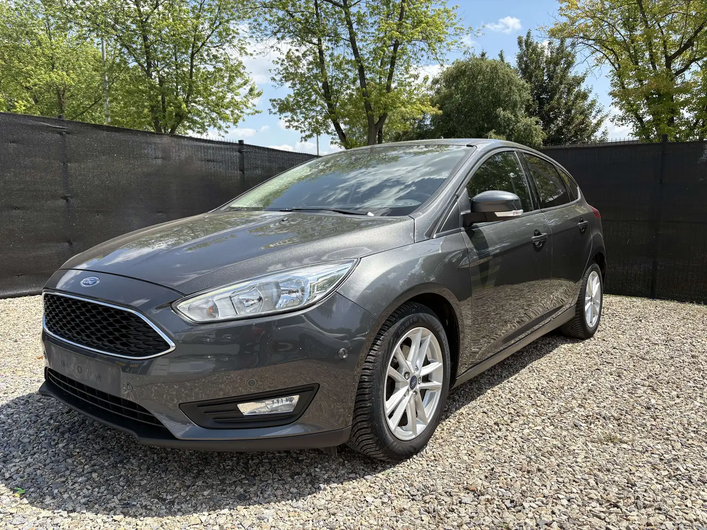 Ford Focus 1.5 TDCi  1e PROP - NAVI - CLIM - CAM - Eur6b Gris - 2