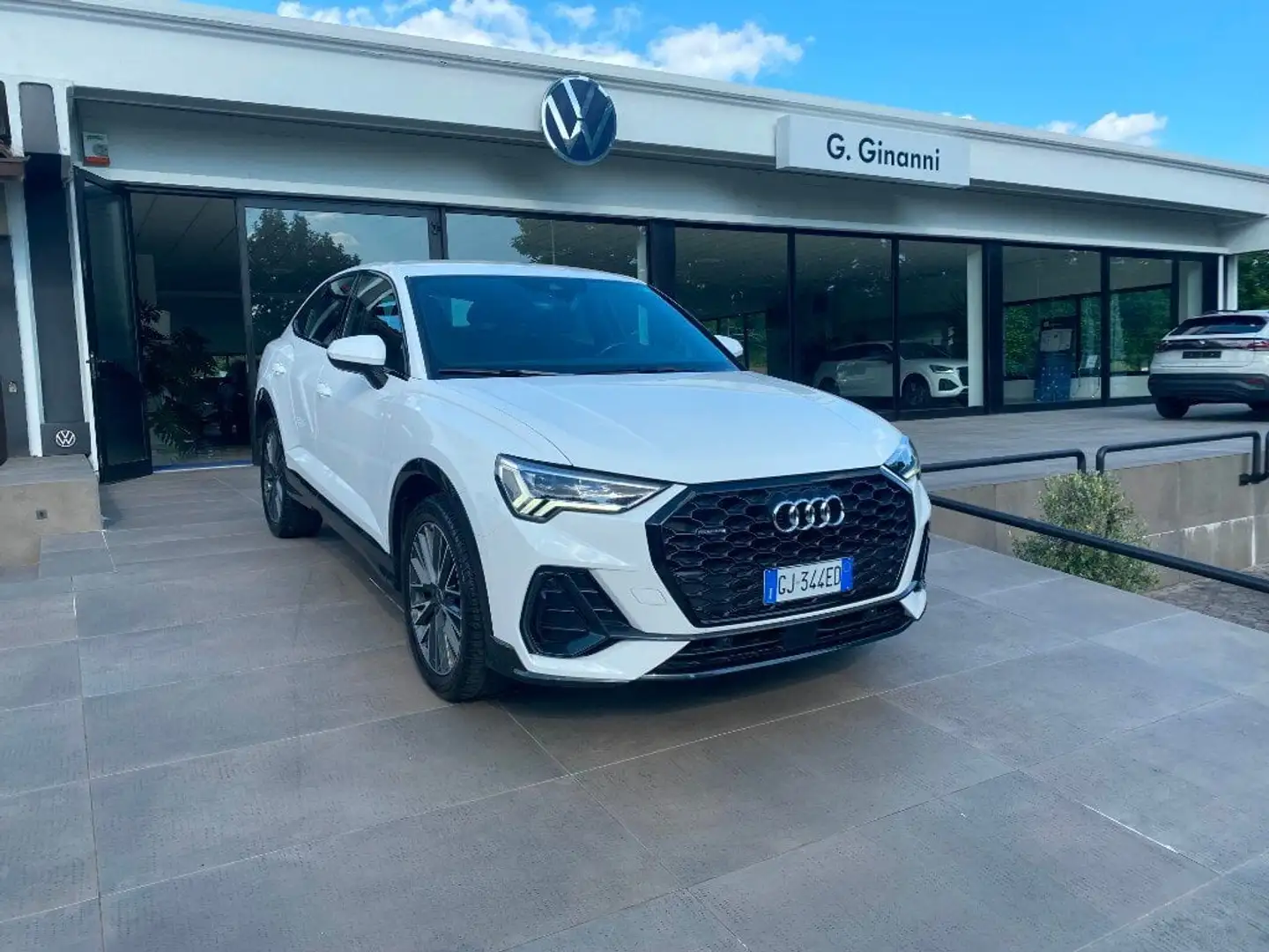 Audi Q3 Q3 SPB 35 TDI quattro S tronic Business Plus Білий - 1