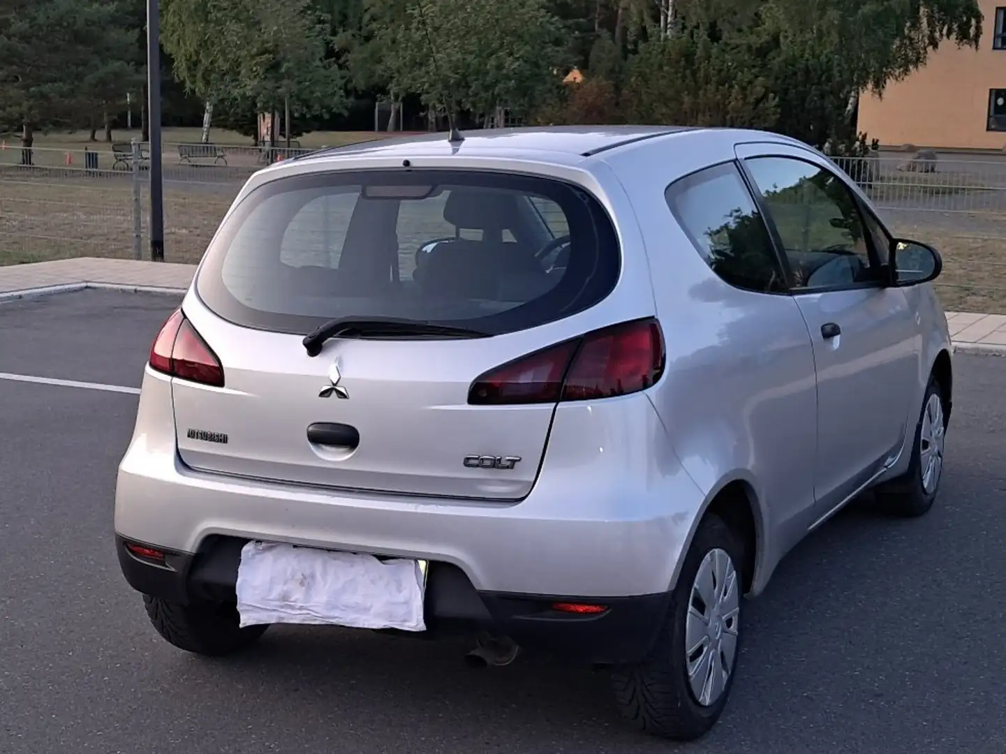 Mitsubishi Colt 1.1 Plateado - 2