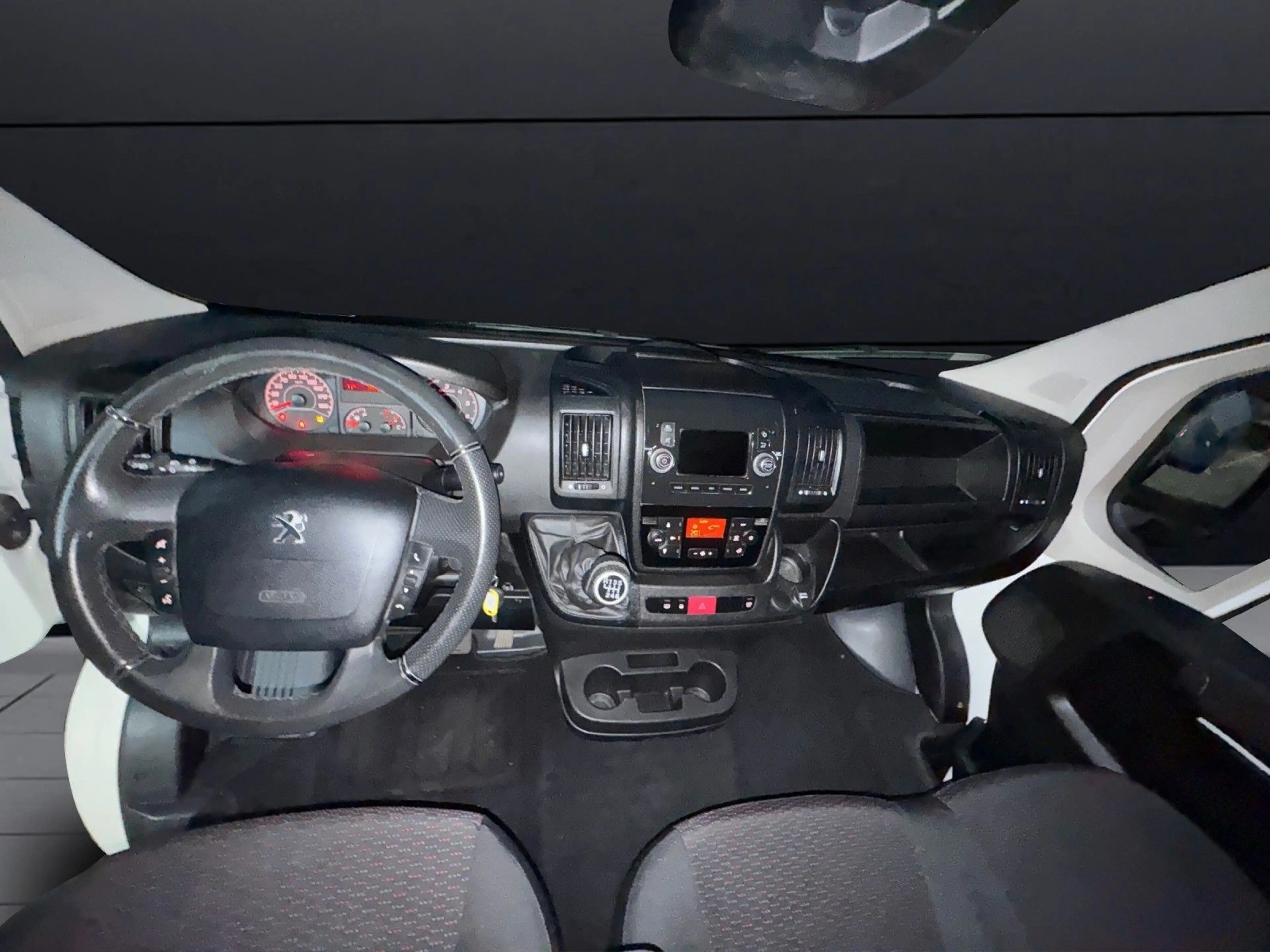 Peugeot Boxer Kasten Hochraum 330 L2H2 Pro BlueHDi 140 S — photo 12