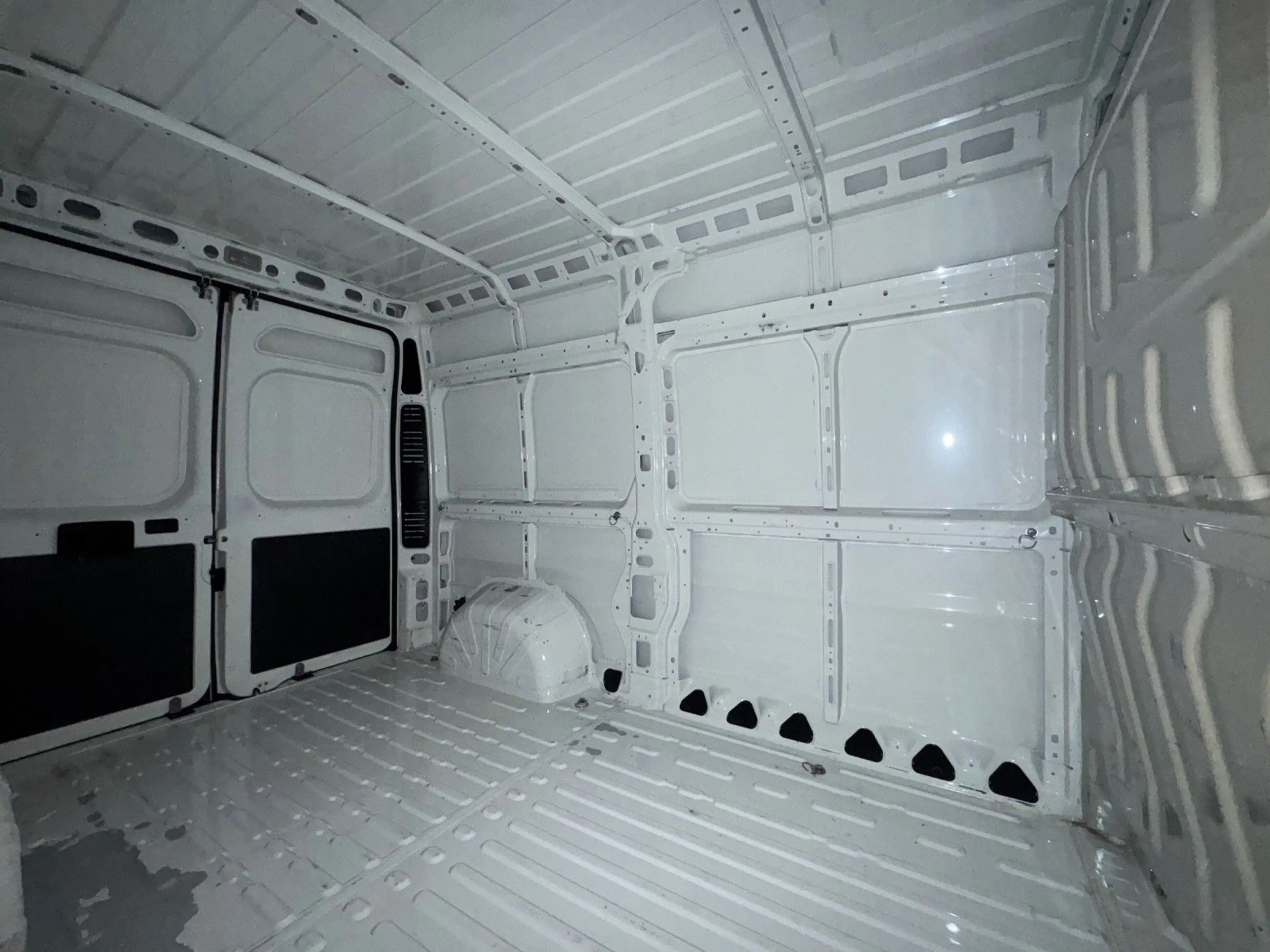 Peugeot Boxer Kasten Hochraum 330 L2H2 Pro BlueHDi 140 S — photo 10
