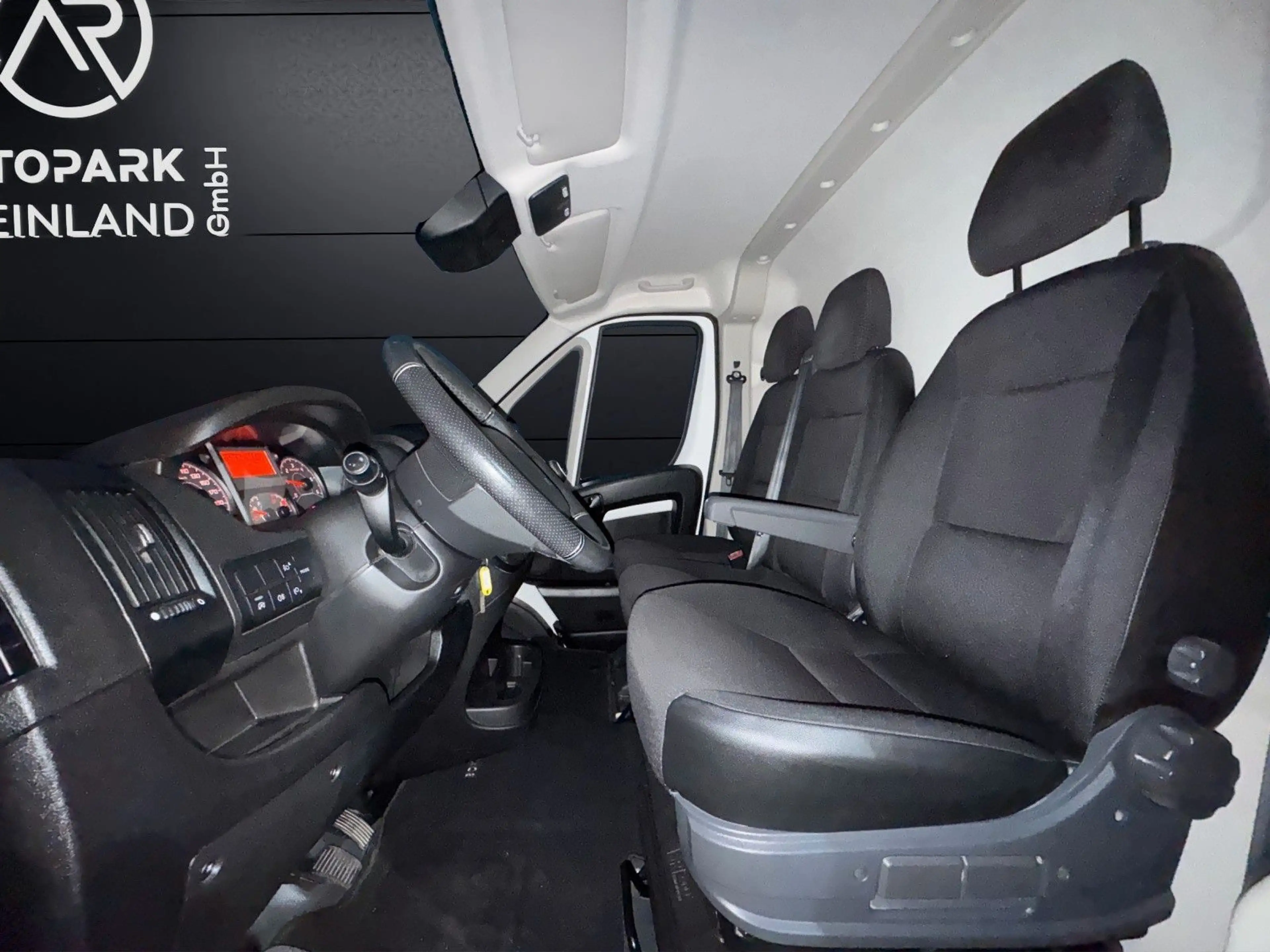 Peugeot Boxer Kasten Hochraum 330 L2H2 Pro BlueHDi 140 S — photo 11
