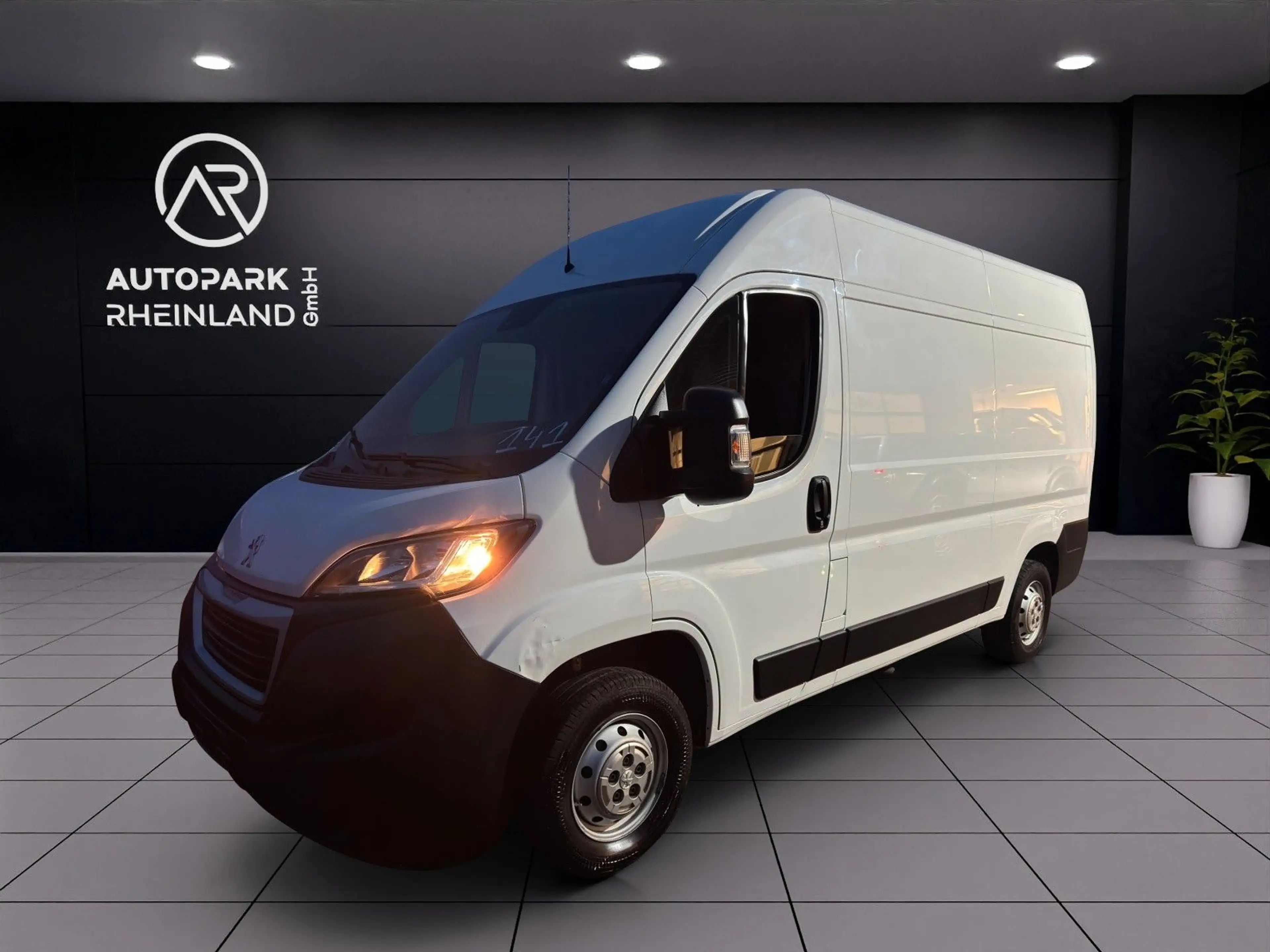 Peugeot Boxer Kasten Hochraum 330 L2H2 Pro BlueHDi 140 S — photo 4