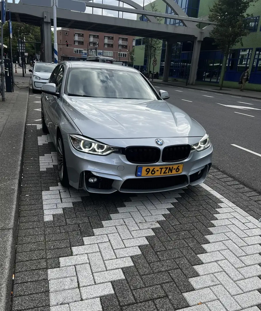 BMW 328 328i Sport-Aut. Luxury Line - 1