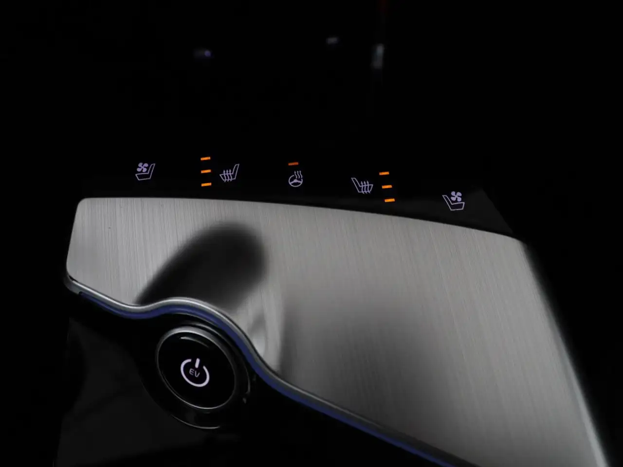KIA EV6 77.4 KWH 228CH - CAMÉRA DE RECUL - SIÈGES VENTILÉS - VIRTUAL DISPLAY - SOH 95%