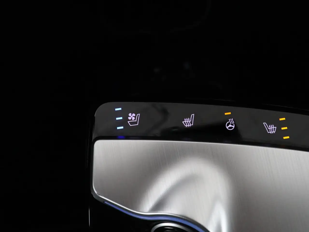 KIA EV6 77.4 KWH 228CH - CAMÉRA DE RECUL - SIÈGES VENTILÉS - VIRTUAL DISPLAY - SOH 95%