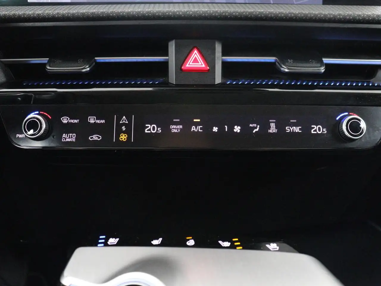 KIA EV6 77.4 KWH 228CH - CAMÉRA DE RECUL - SIÈGES VENTILÉS - VIRTUAL DISPLAY - SOH 95%