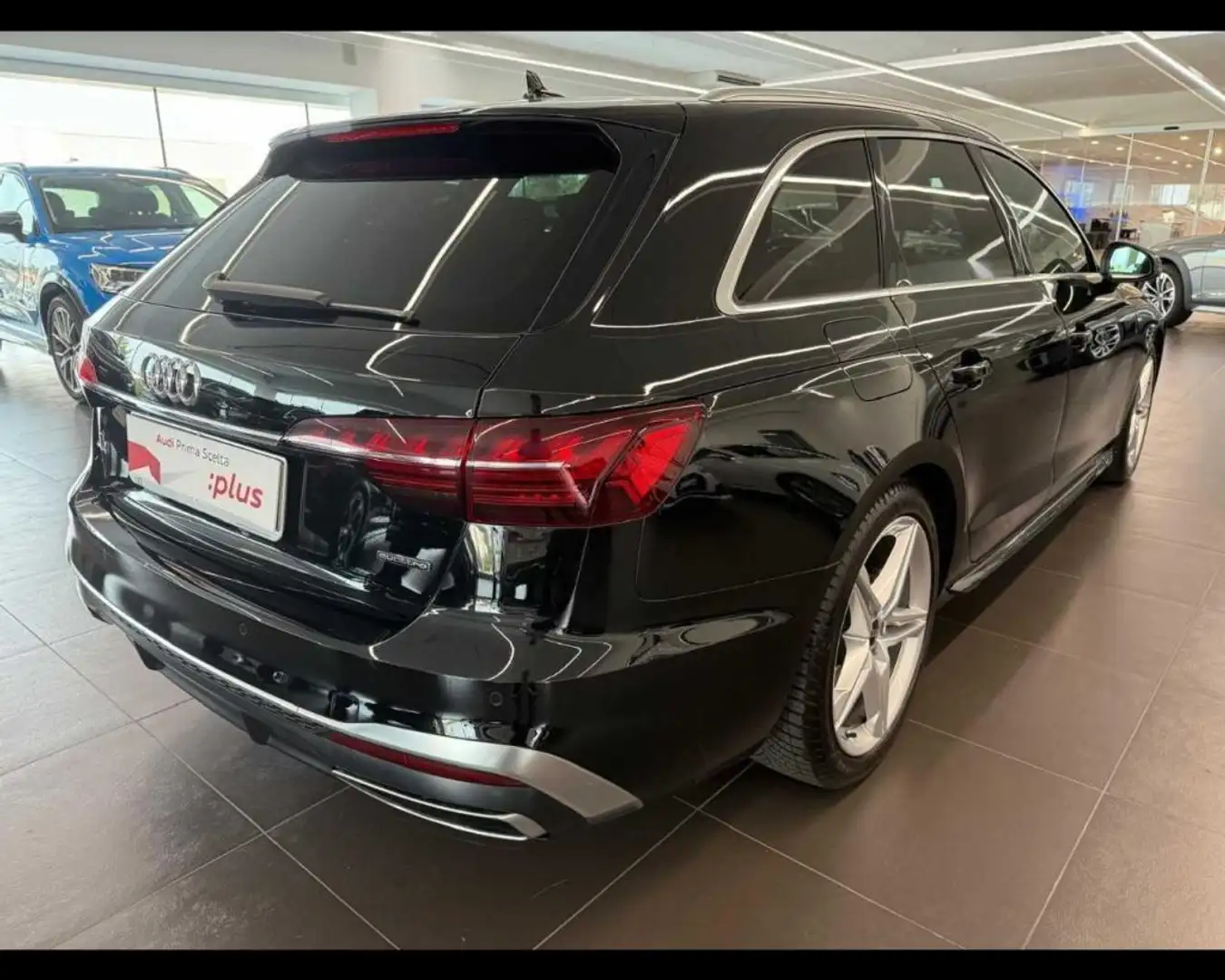 Audi A4 Avant 40 TDI quattro S tronic S line edition Noir - 2