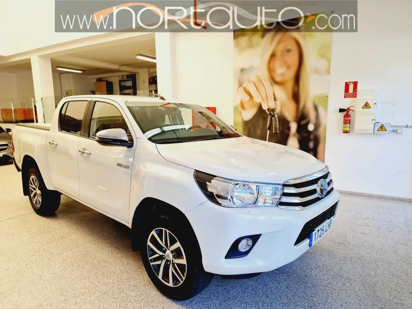 Toyota Hilux Cabina Doble VXL Aut. Blanco - 1