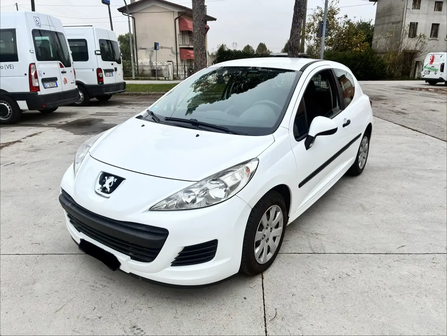 Peugeot 207 - 1