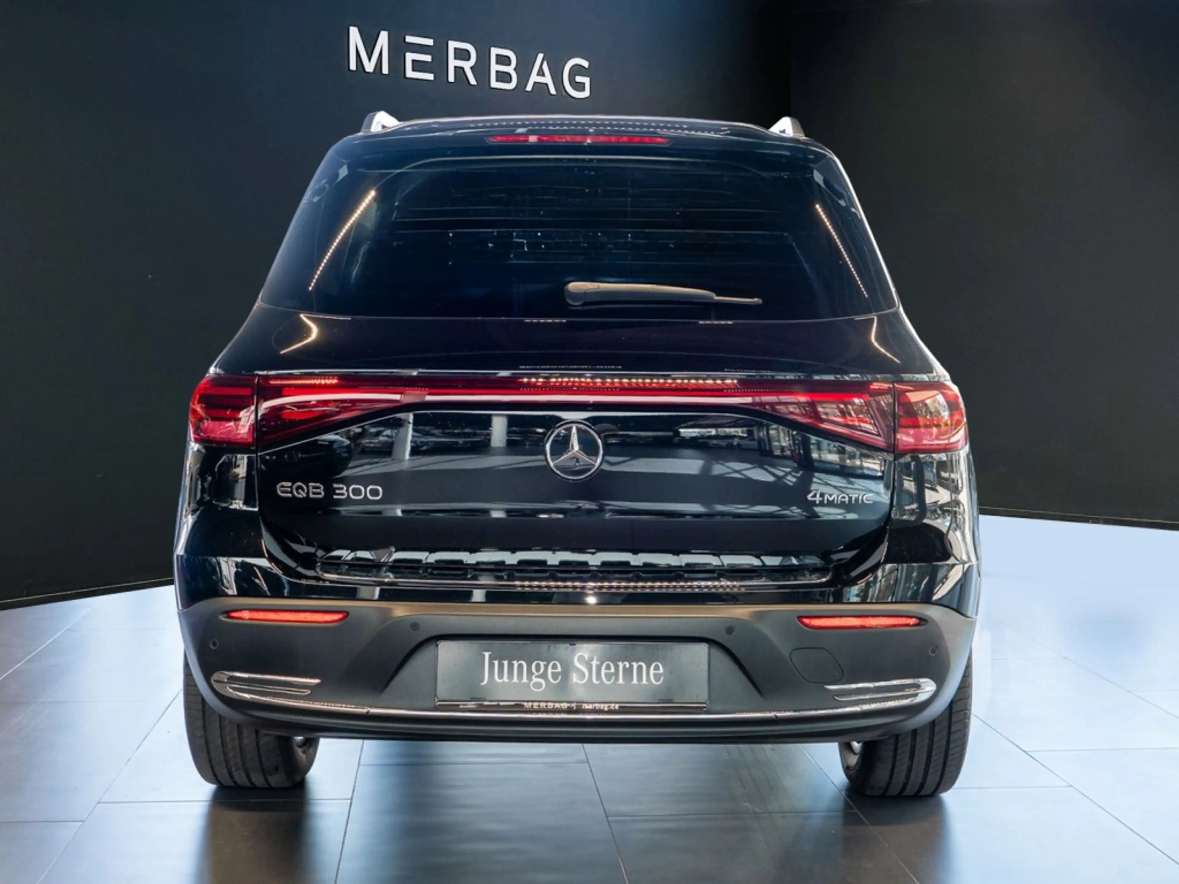Mercedes-Benz EQB 300 4M *Progressive Pano LED Kam 360° Winter — photo 4