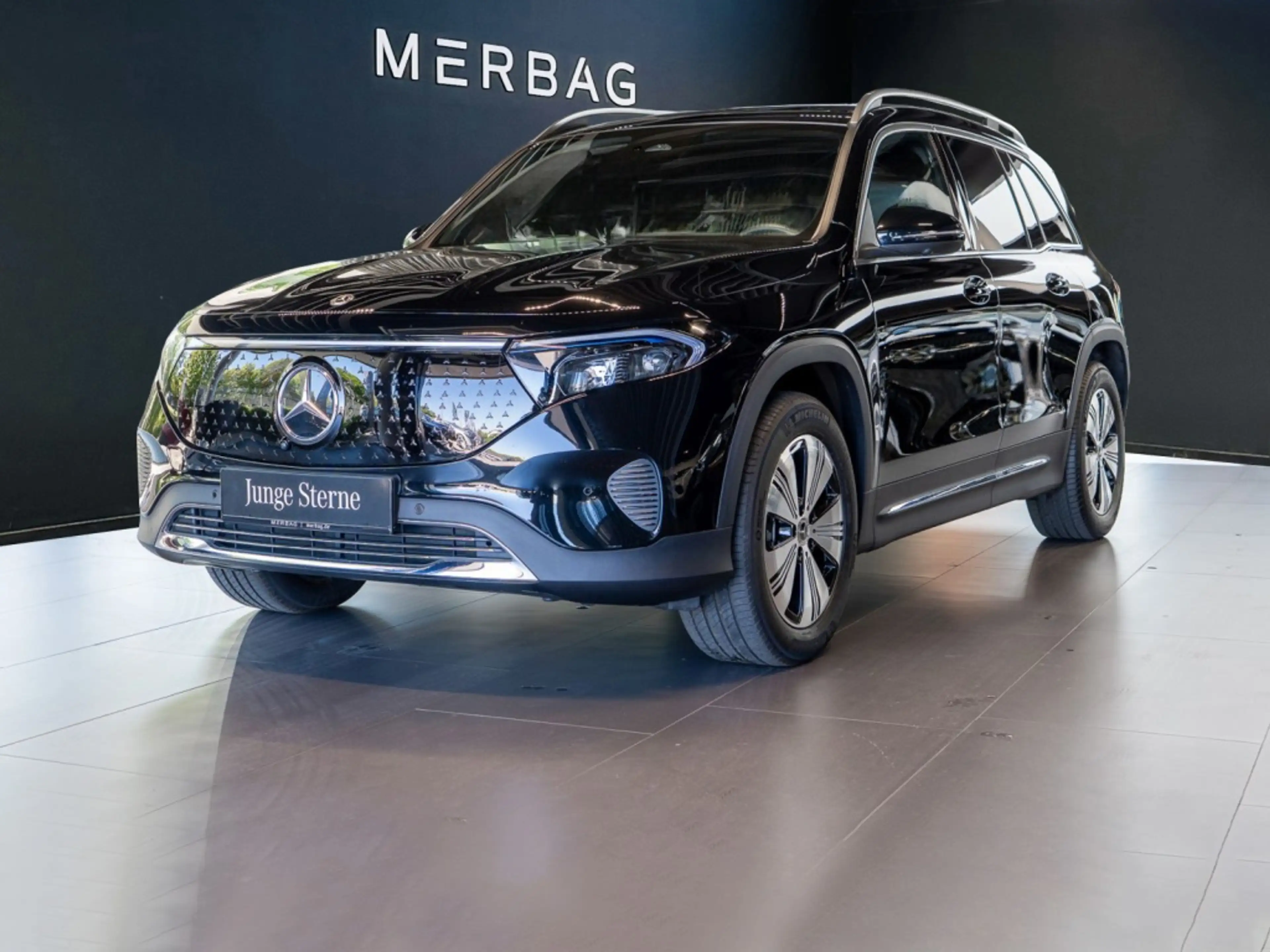 Mercedes-Benz EQB 300 4M *Progressive Pano LED Kam 360° Winter