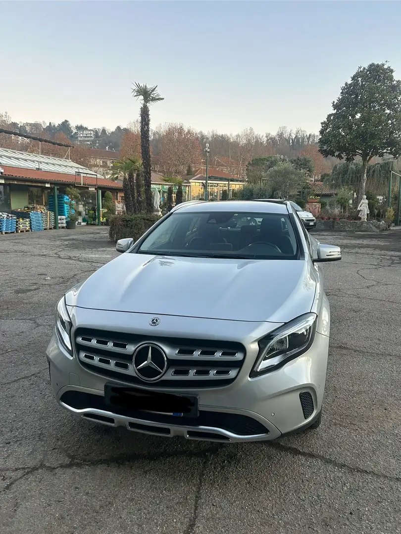 Mercedes-Benz GLA 200 d (cdi) Sport 4matic auto Argento - 2