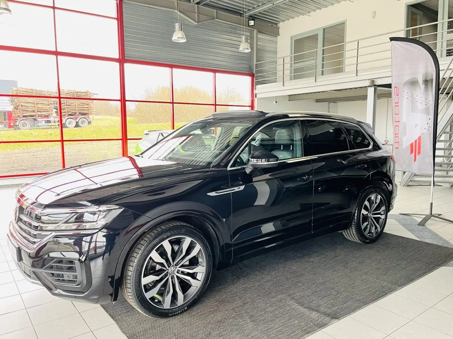 Volkswagen Touareg 3,0 V6 TDI 286 BVA8 R-LINE 4X4 TOIT PANORAMIQUE AT Чорний - 1