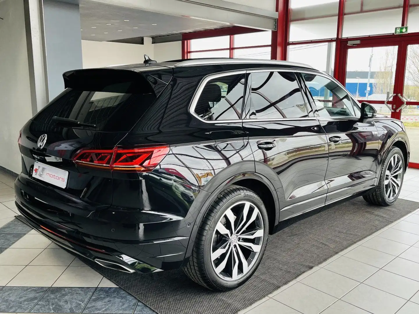 Volkswagen Touareg 3,0 V6 TDI 286 BVA8 R-LINE 4X4 TOIT PANORAMIQUE AT Чорний - 2