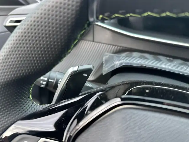 Peugeot 208 view 9