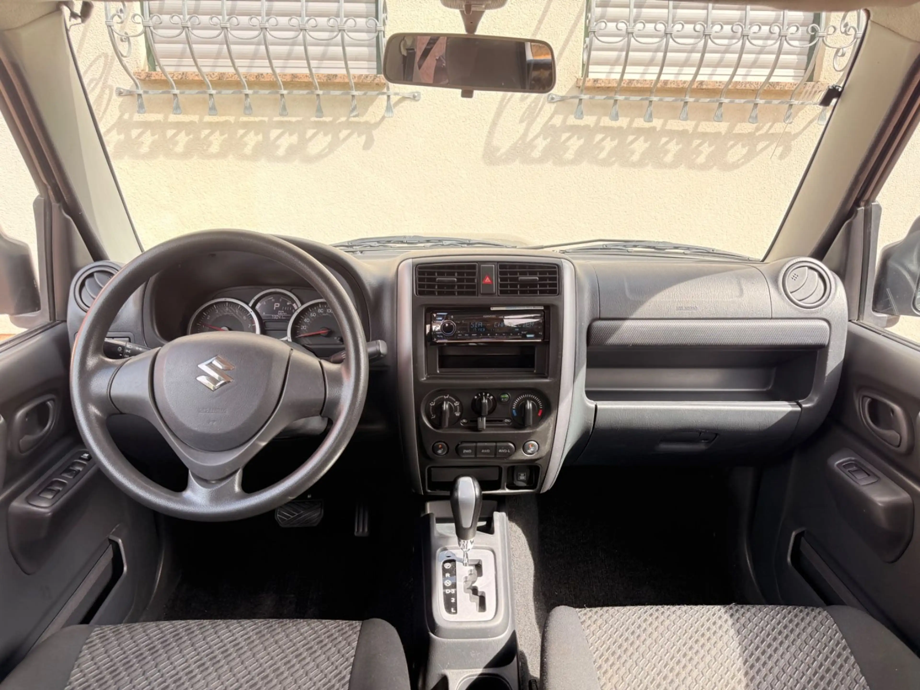 Suzuki Jimny KLIMA AUTOMATIK SHZ 2.Hand gepflegt AHK — photo 14