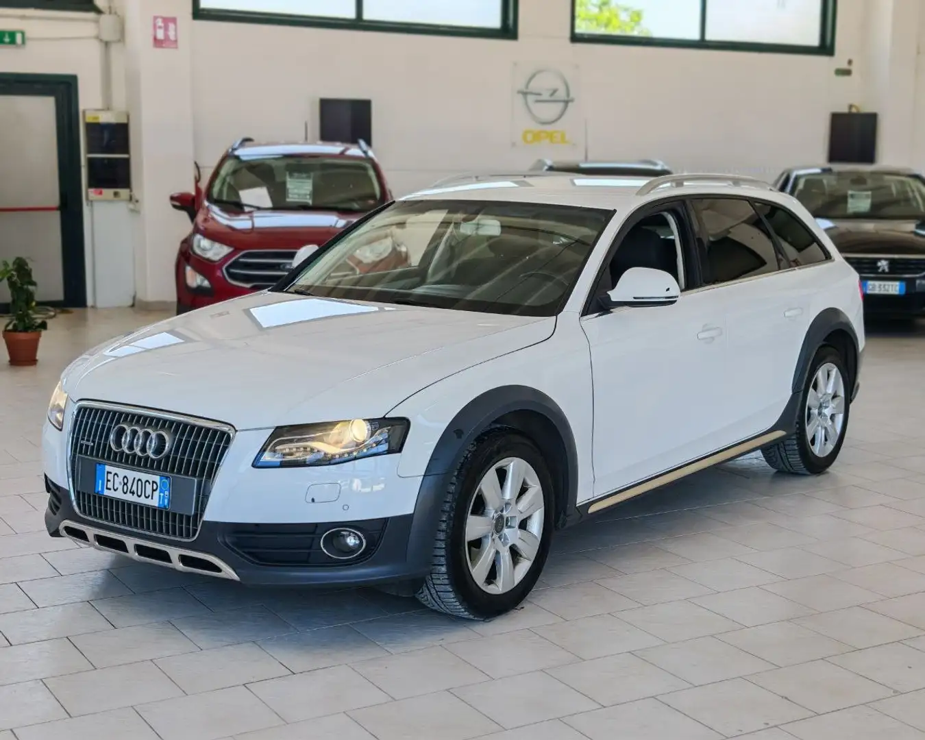 Audi A4 allroad A4 IV 2007 Allroad Quattro 2.0 tdi 170cv Blanc - 1