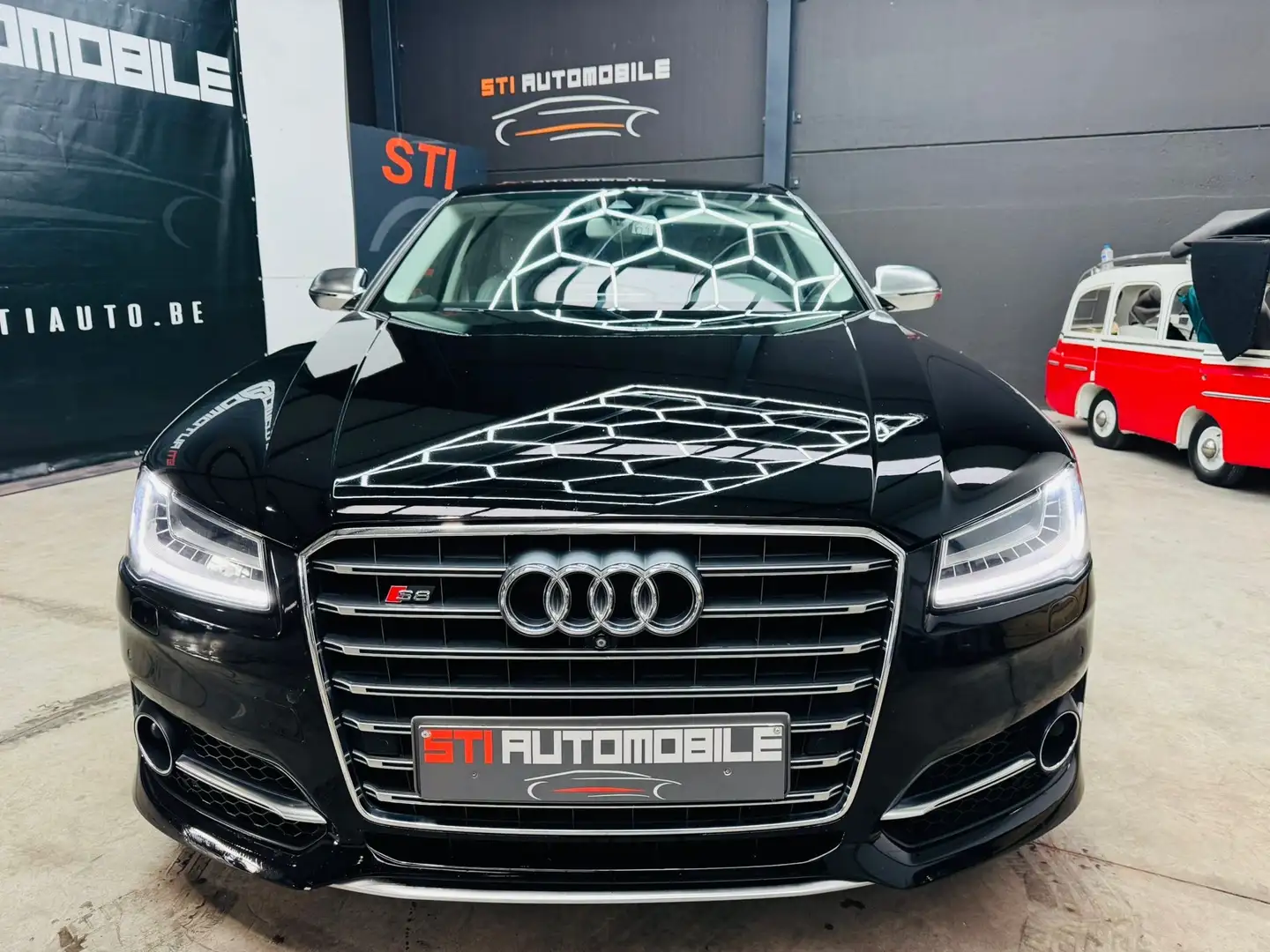 Audi S8 Чёрный - 2