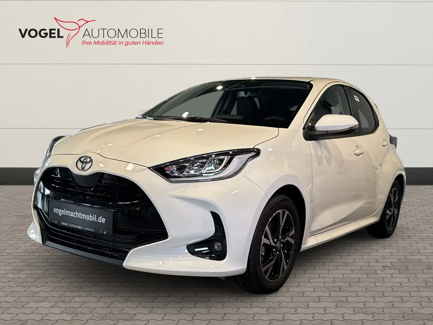 Toyota Yaris 1.5 Hybrid  Team Deutschland +ComfortP Белый - 1