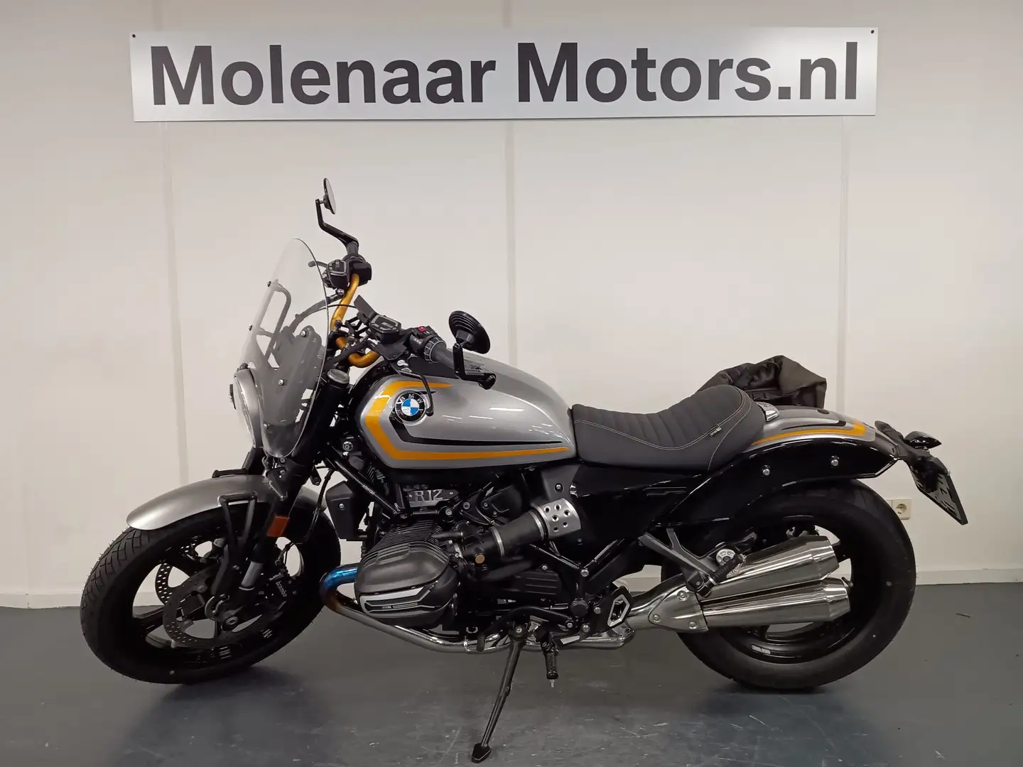 BMW R 12 Srebrny - 2