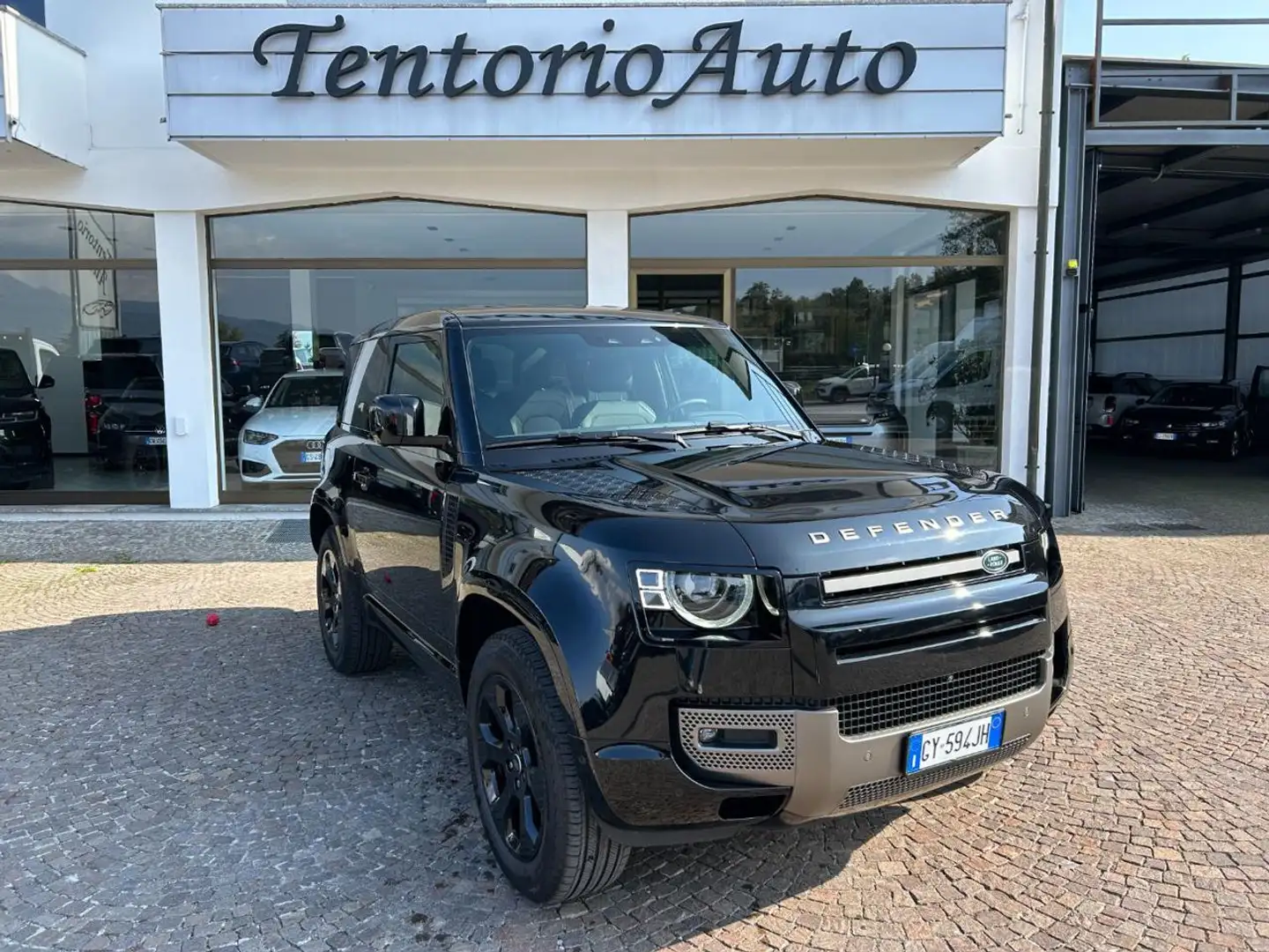 Land Rover Defender 90 3.0D I6 200 CV AWD Auto X-Dynamic SE Noir - 1