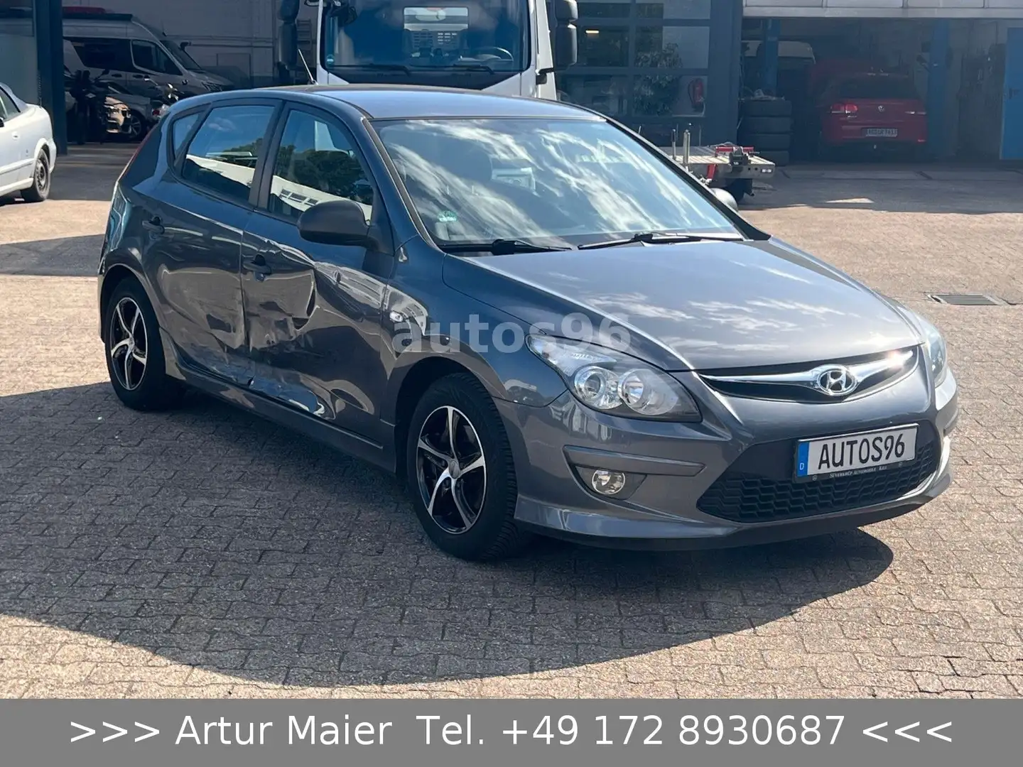 Hyundai i30 1.6 CRDi Klimaanlage TÜV 09.2026 2. HAND Gris - 1