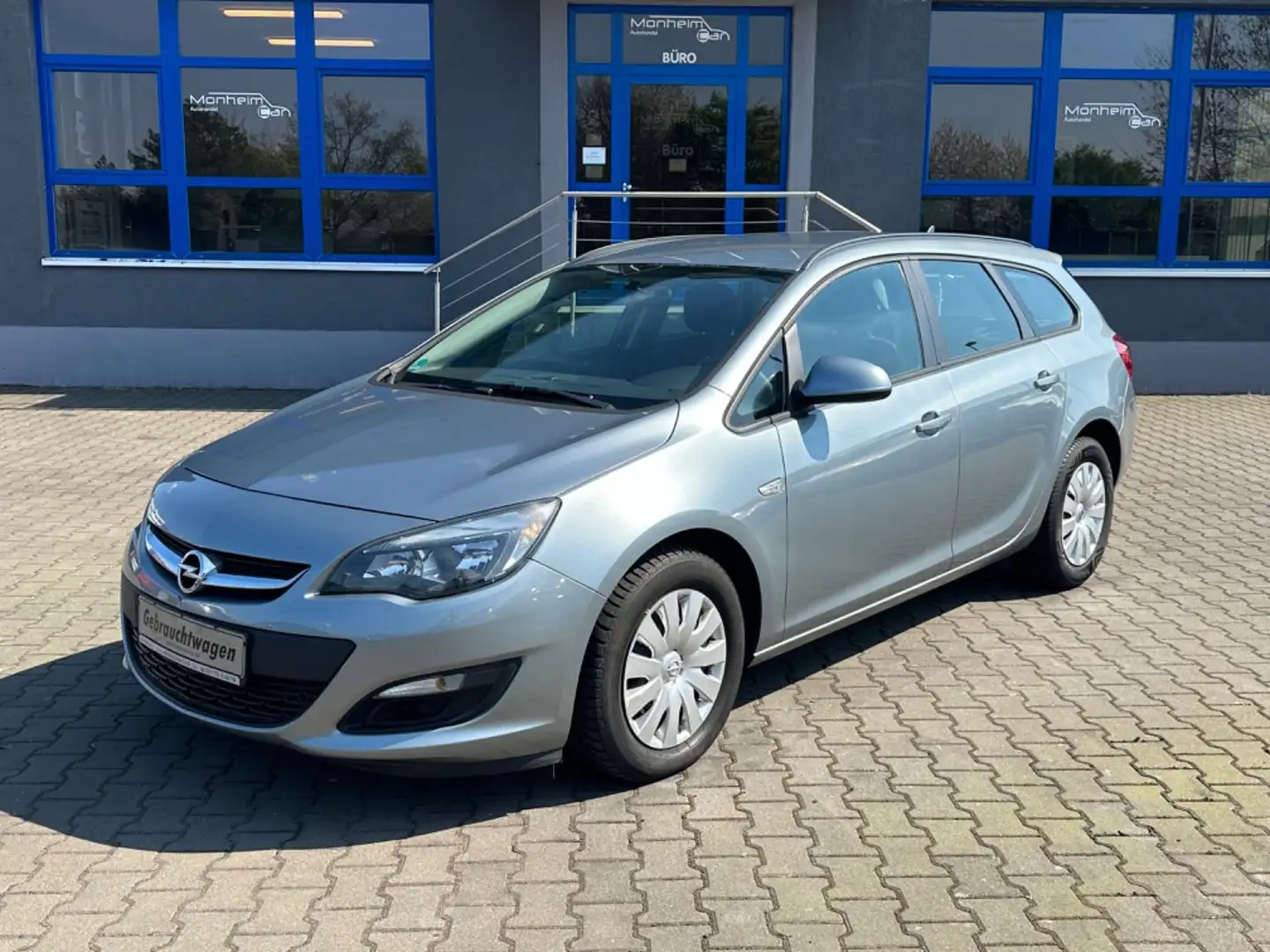 Opel Astra J Sports Tourer Edition Silber - 1