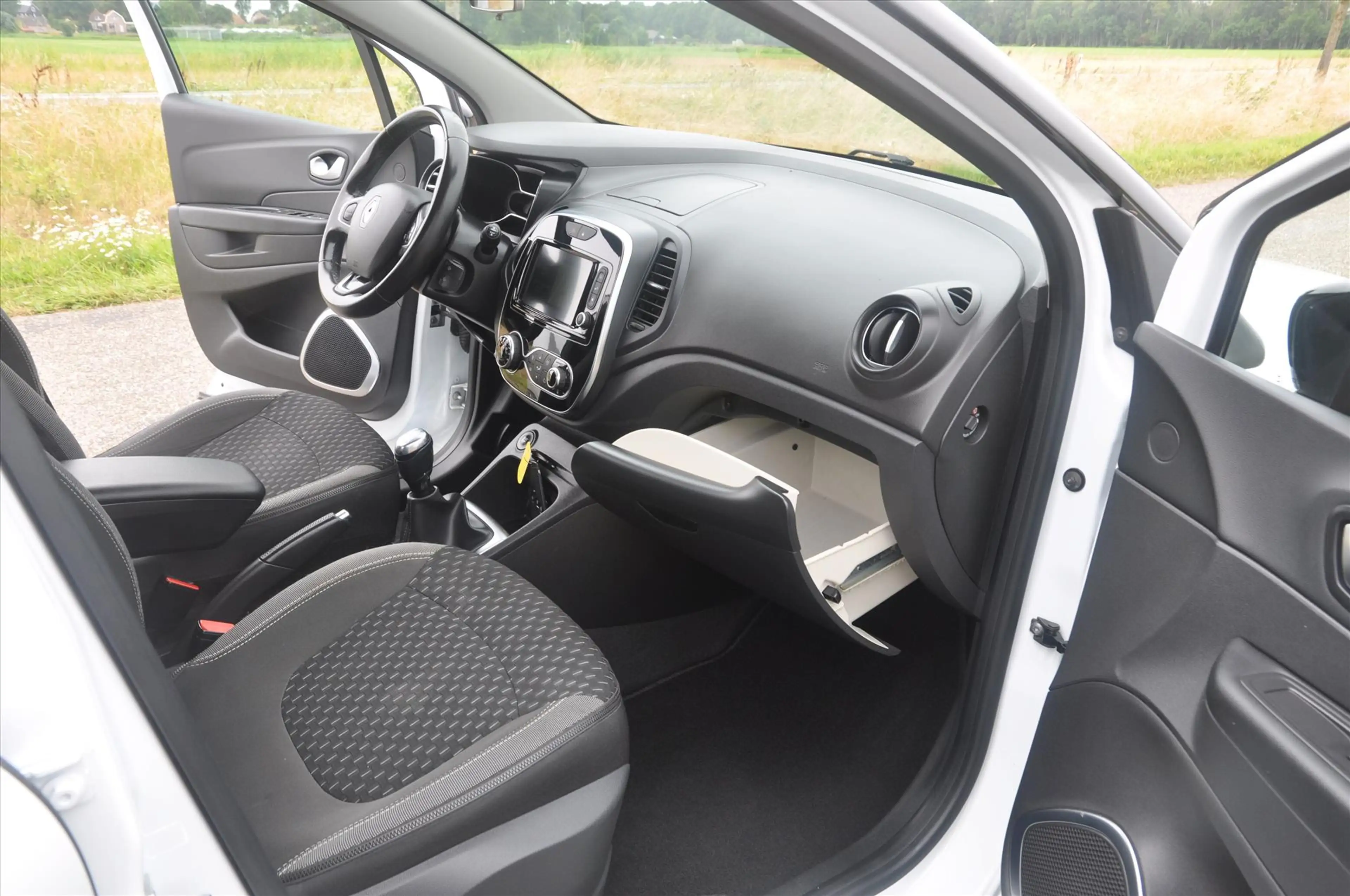 Renault Captur 0.9 TCE Intens — photo 11