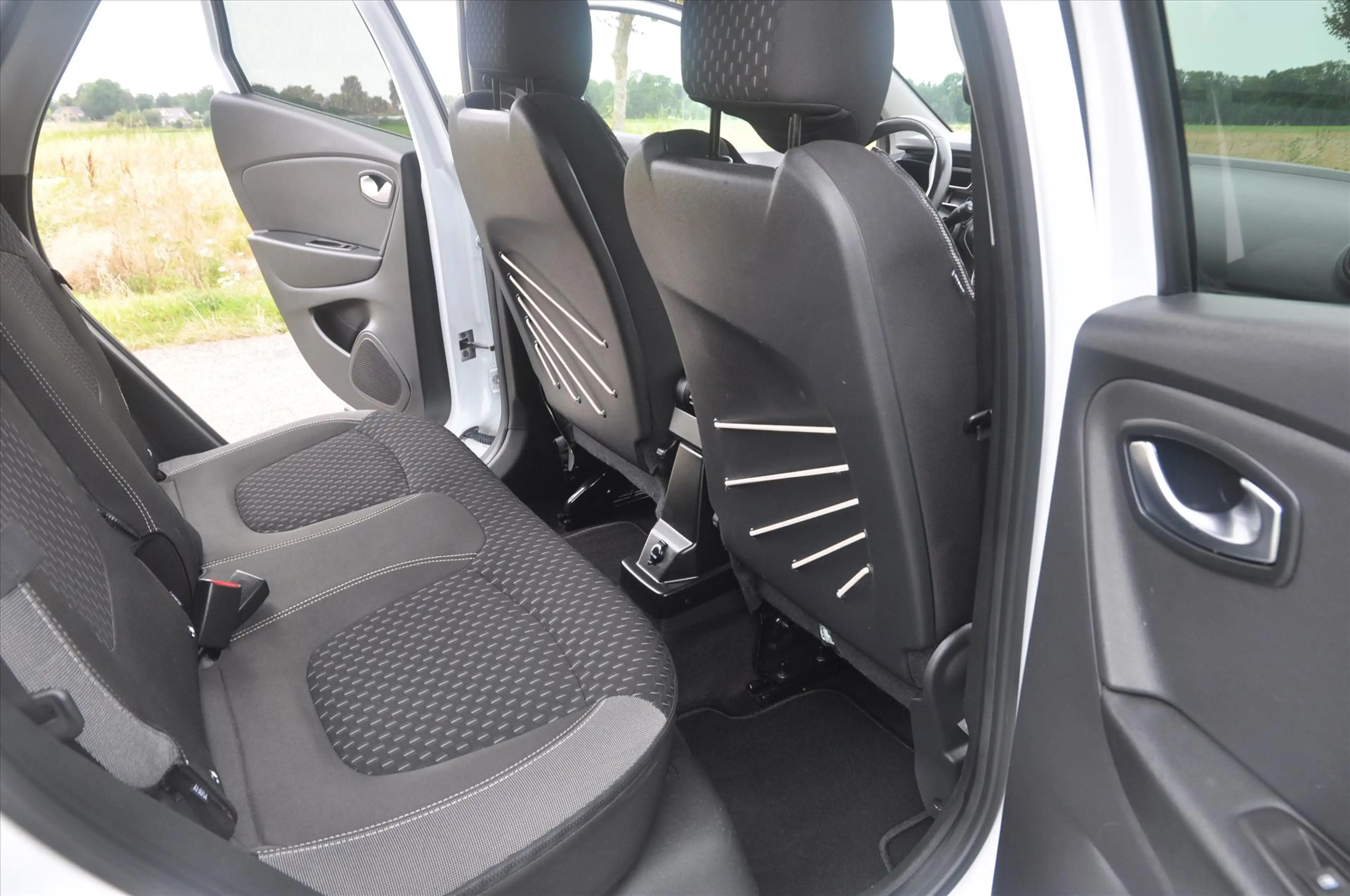 Renault Captur 0.9 TCE Intens — photo 13