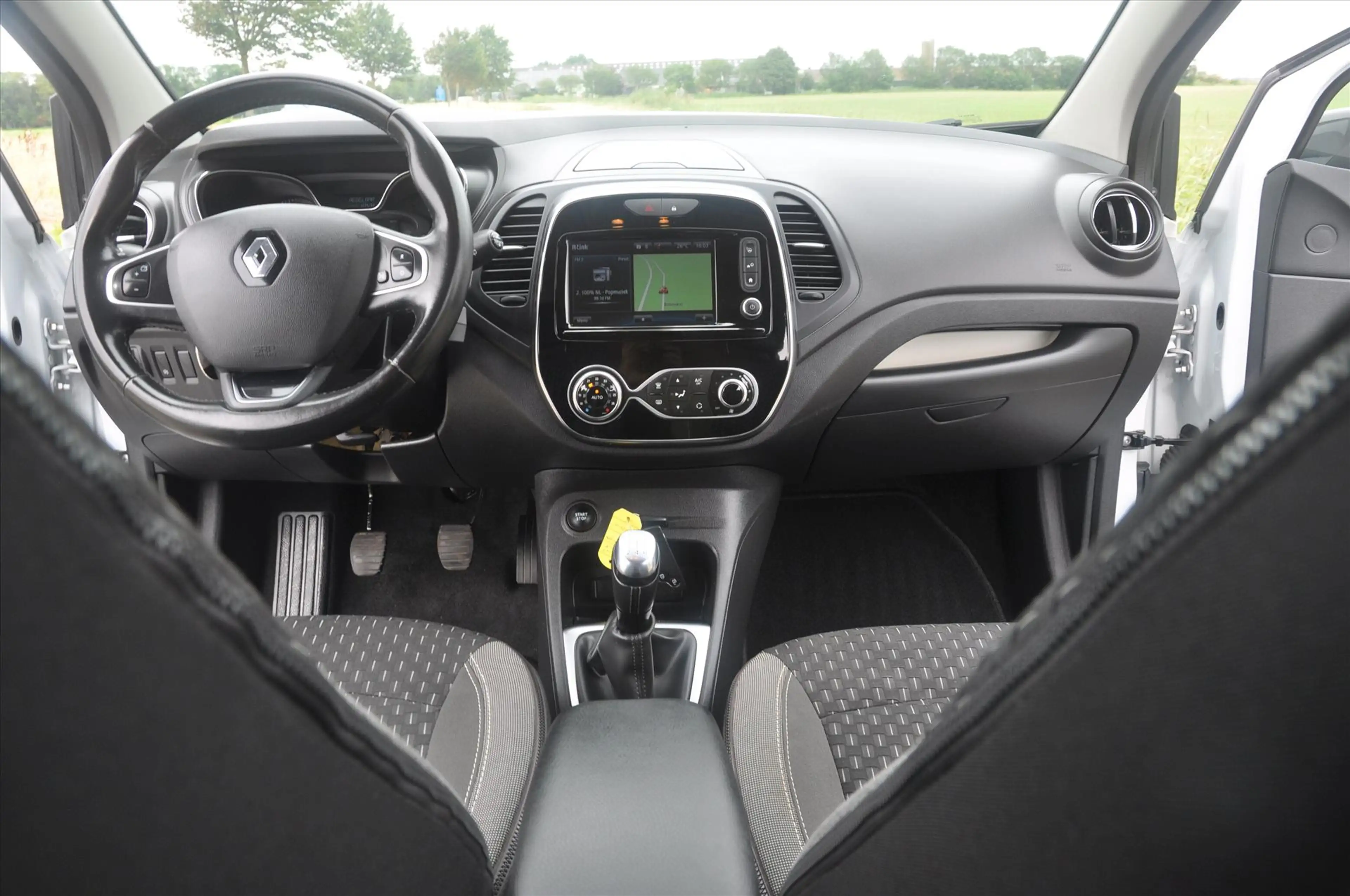 Renault Captur 0.9 TCE Intens — photo 17