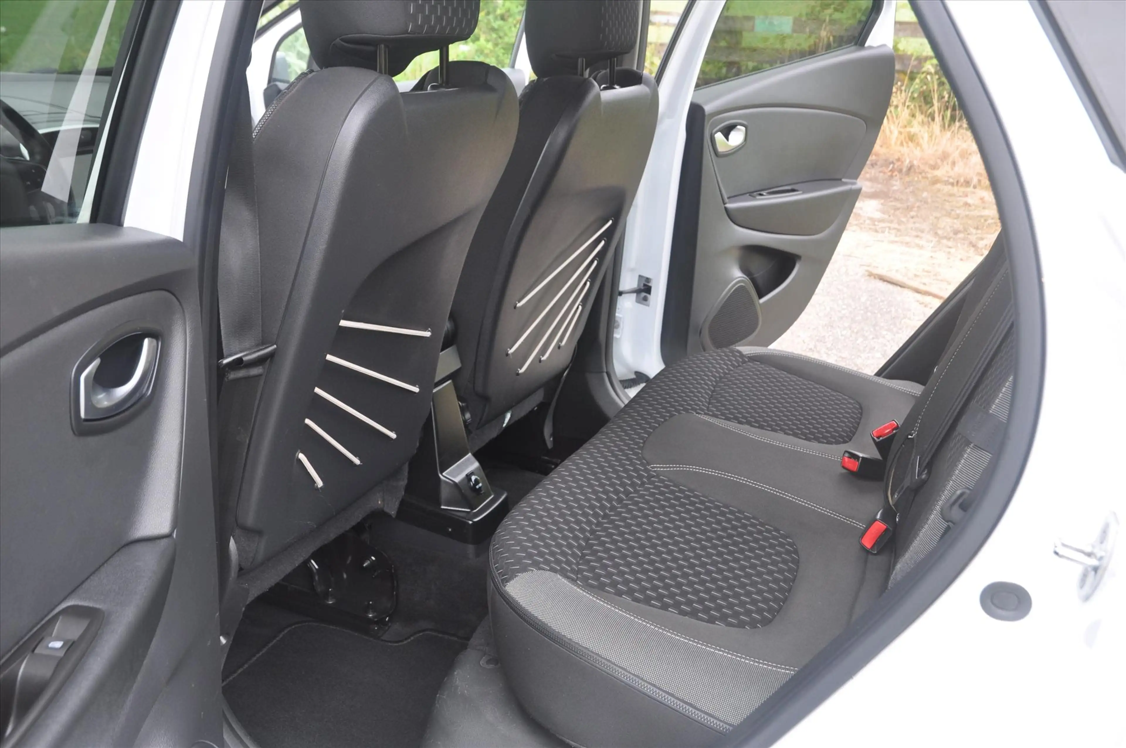 Renault Captur 0.9 TCE Intens — photo 14