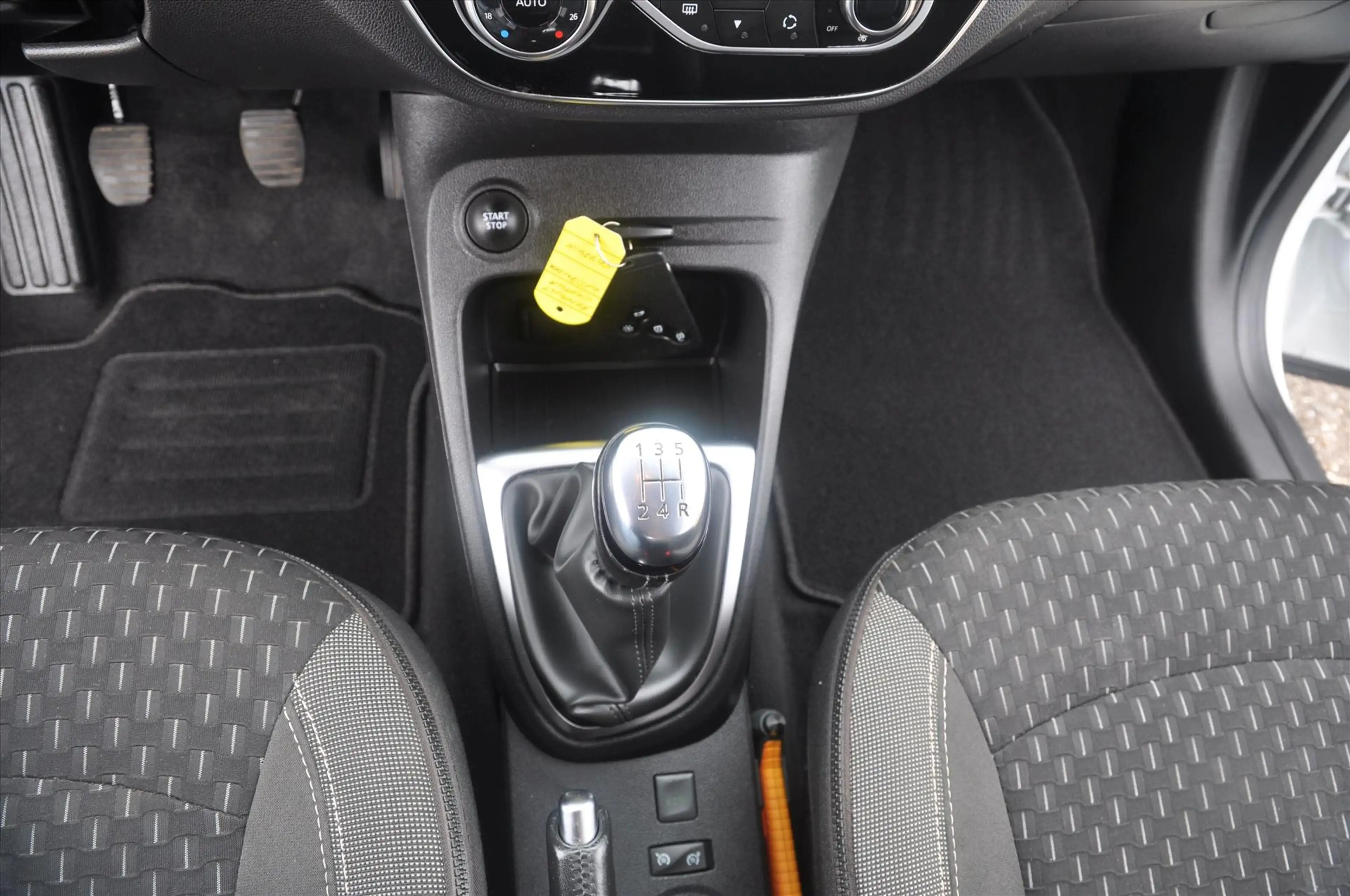 Renault Captur 0.9 TCE Intens — photo 20