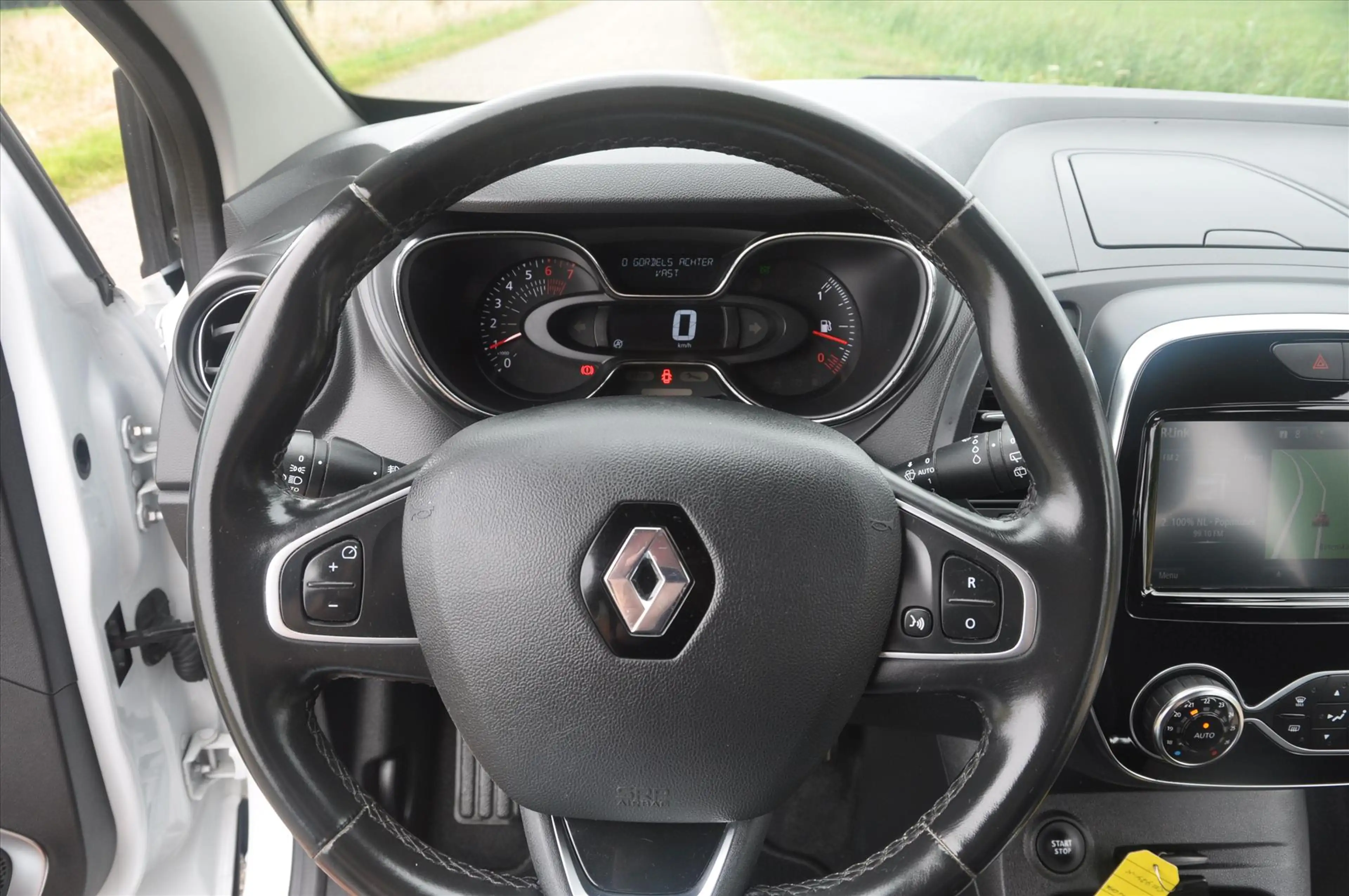 Renault Captur 0.9 TCE Intens — photo 18