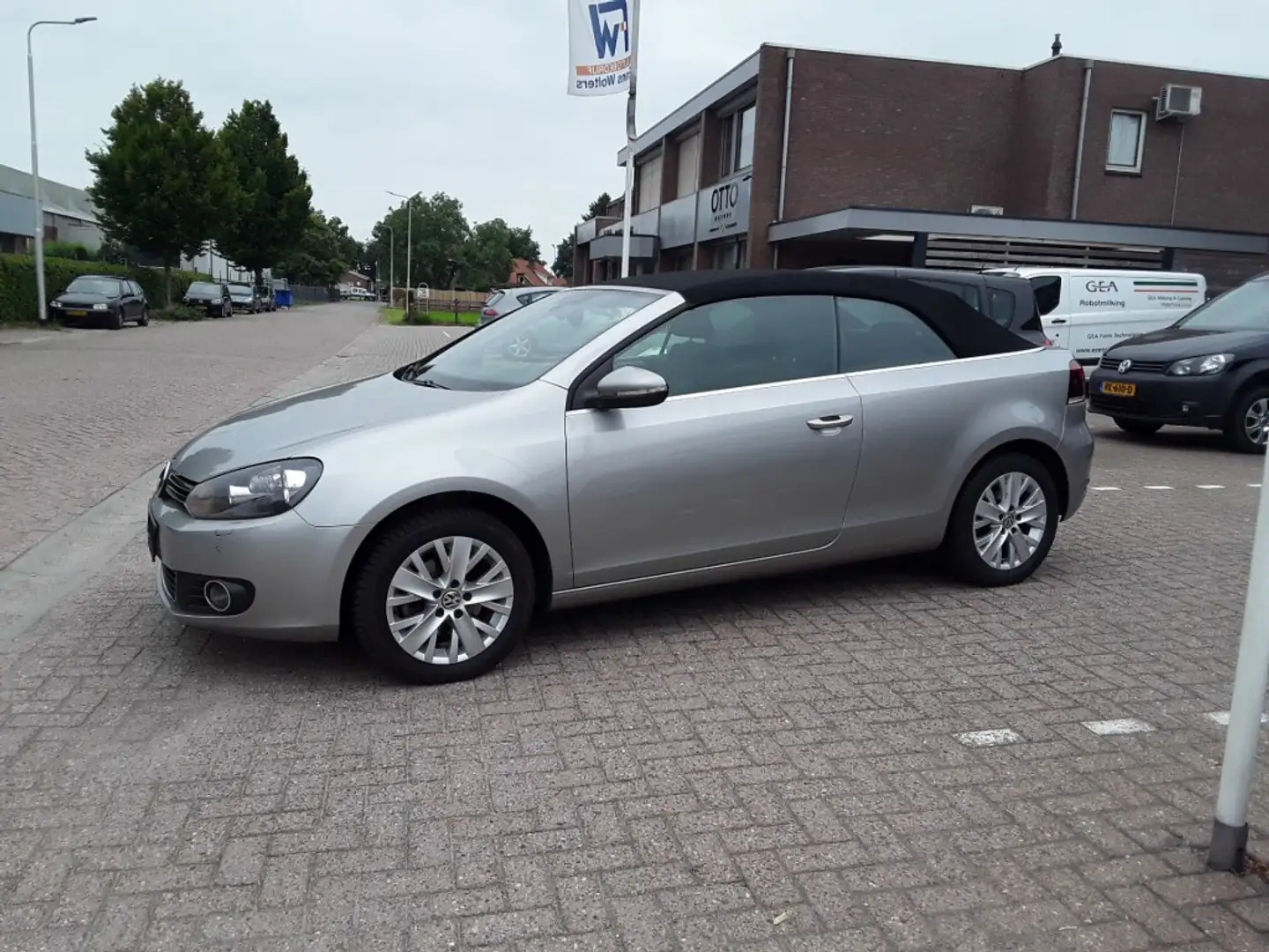 Volkswagen Golf 1.2 TSI 105 PK LIFE CABRIOLET / PDC Grijs - 1