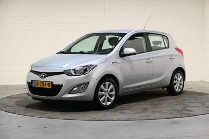 Hyundai i20 1.2i i-Deal 5Drs, NL, Boekjes, Airco, KLASSE WINNA